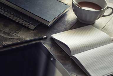 9场不败+扭亏为盈！曼联复苏启幕？还是仍走在钢丝上？